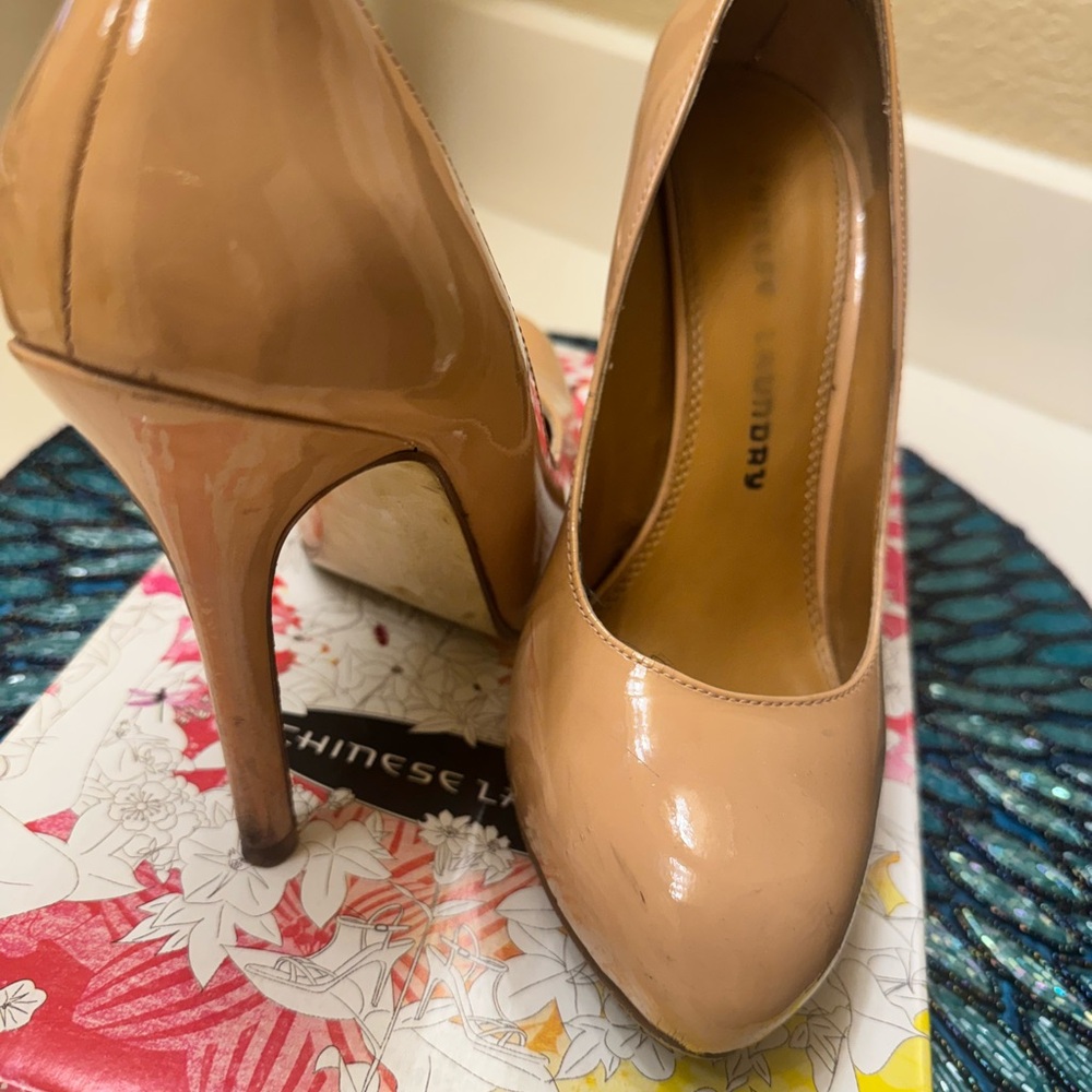 Chinese Laundry tan classy pumps